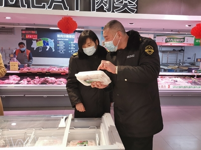 臨沂市市場監(jiān)管局開展節(jié)前食品安全與移動(dòng)終端設(shè)備銷售專項(xiàng)檢查